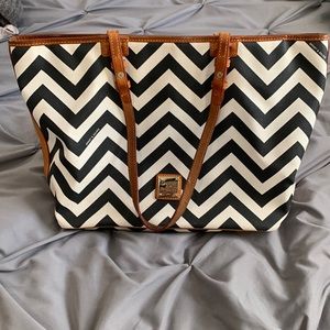 Dooney & Bourke chevron purse. Gently used. Large interior with multiple pockets